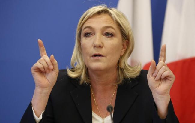 Марин Ле Пен пообещала "сделать Францию великой снова"