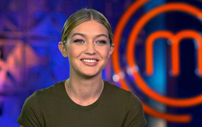 В британском "МастерШефе" готовила модель Victoria’s Secret