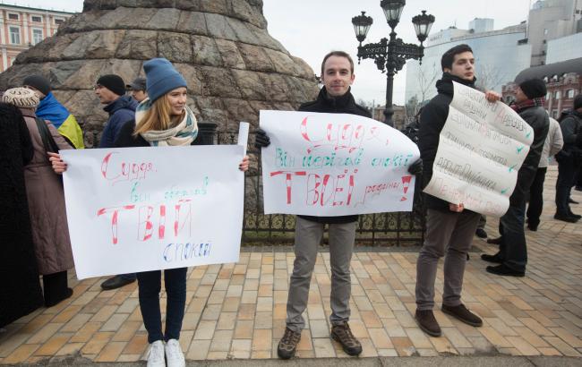 Мітинг на підтримку поліцейського Олейника (фото)