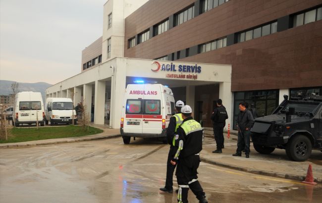 В Турции в результате теракта погибли 2 человека, 35 ранены