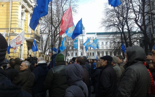 Під АПУ проходить мітинг за відставку Шокіна