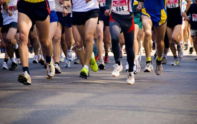 Двое киевлян пробежали сложнейший марафон ради больного ребенка