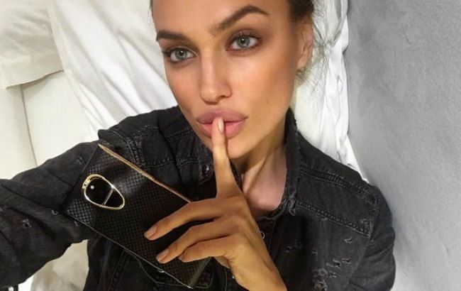 Ірина Шейк під час рідкісної зустрічі з мамою Ольгою стильно прогулялася по Нью-Йорку