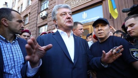 Порошенко сегодня не придет на допрос в ГБР