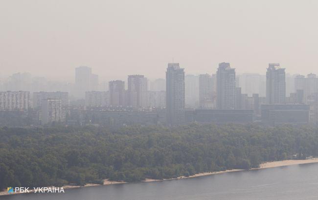 У двох районах Києва зафіксували забруднення повітря