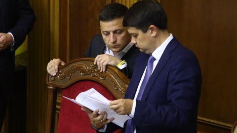 Дебют "Слуги народу": як партія Зеленського почала управляти країною