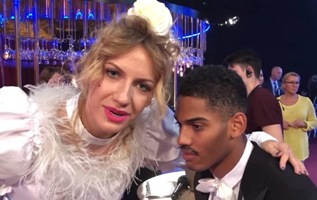 "Тупо я — страшна, всі — красіві": Леся Нікітюк показала, як перевтілювалася в Проню Прокопівну (відео)