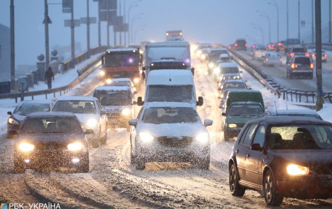 Мокрий сніг і вітер нароблять біди: в Україну йде небезпечна погода