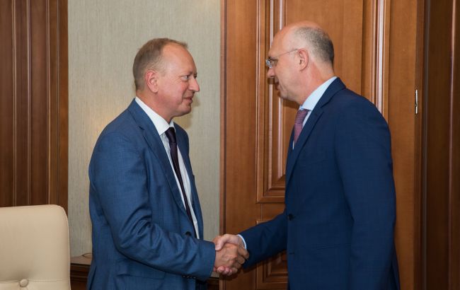 Глава правительства Молдовы провел переговоры с представителем Украины
