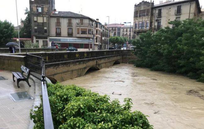 На север Испании обрушилось наводнение, есть жертвы