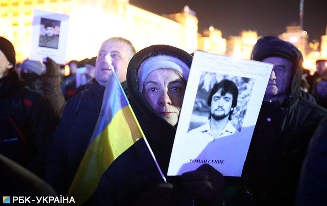 У Києві на Майдані проходить багатотисячне віче: перші фото і відео