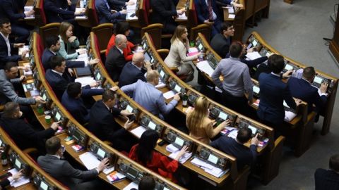 В Раде появился текст закона об усовершенствовании процедуры увольнения Кабмина