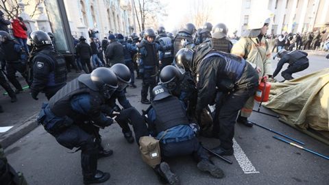 Задержанных за столкновения под Радой отпустили