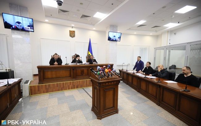 Обвинение просит отложить суд по "беркутовцам", в заседании объявлен перерыв