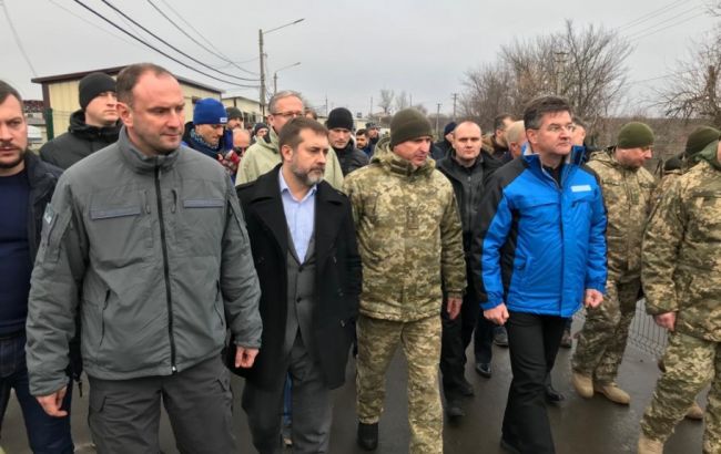 Председатель ОБСЕ Лайчак посетил Станицу Луганскую