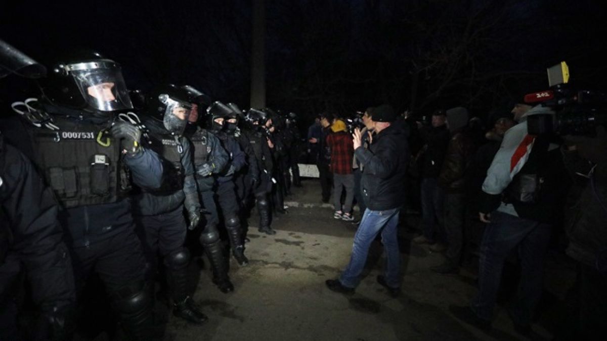 В Новых Санжарах возобновились столкновения