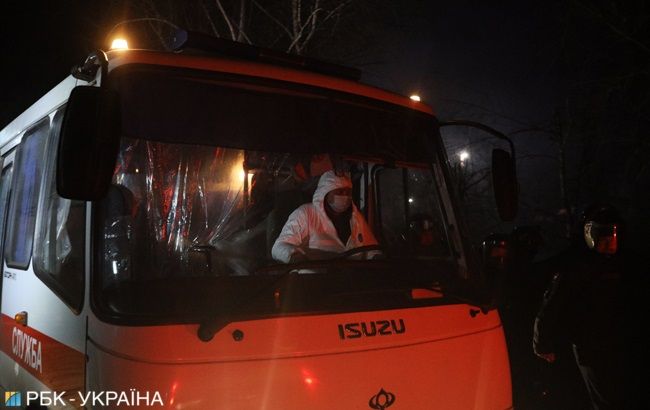 Літак та автобуси, які привезли евакуйованих з Китаю українців, продезінфікували, - МВС