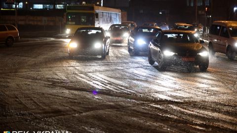 У поліції знайшли "плюс" в ожеледиці на дорогах України: заявили про рекорд