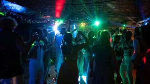 У Марселі пройшла підпільна вечірка на 500 осіб, учасників оштрафували