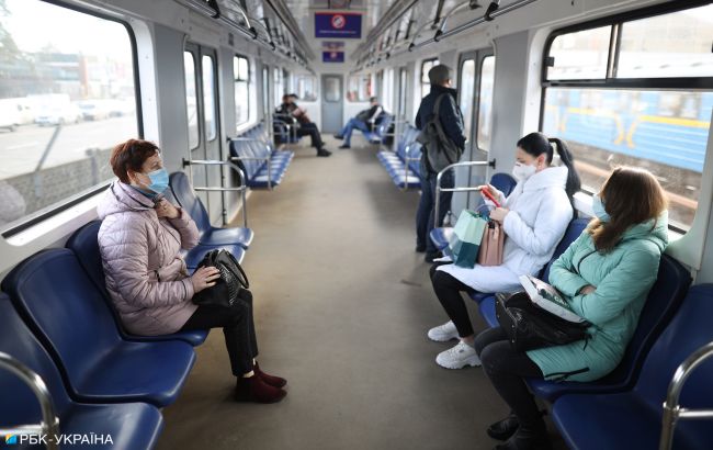 У мережі показали відео роботи метро в Києві: "транспортна ганьба"