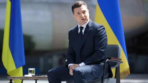 Украинцы дали оценку личностных качеств и деятельности Зеленского за два года