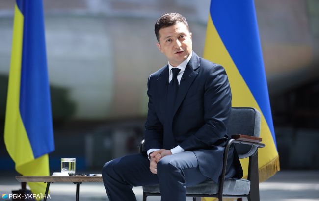Українці дали оцінку особистісних якостей та діяльності Зеленського за два роки
