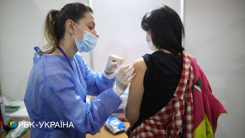 За добу більше 50 тисячам українцям зробили щеплення від коронавірусу
