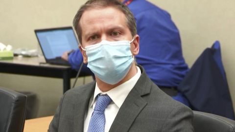 Поліцейського, якого визнали винним у вбивстві Флойда, засудили на 22,5 роки