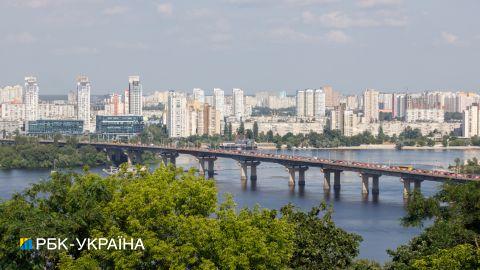 В Киеве на мосту Патона локализовали прорыв трубы