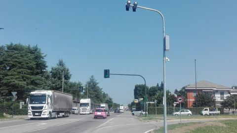 В Италии светофоры будут автоматически штрафовать нарушителей ПДД