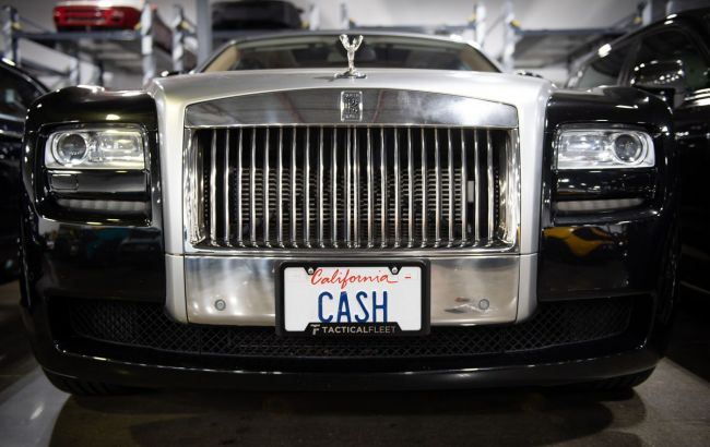 2 миллиона долларов за наличку: в США на продажу выставили самый номерной знак с надписью Cash