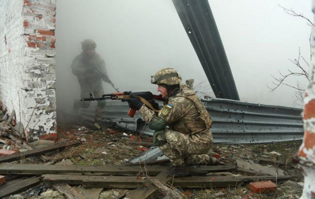 В результате обстрела Старогнатовки на Донбассе тяжело ранен военнослужащий ВСУ