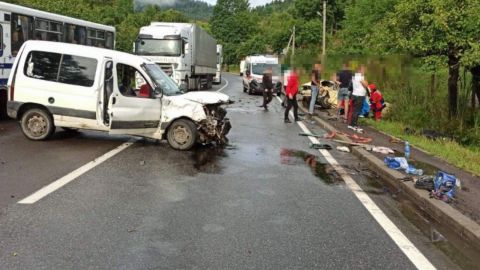 На трасі Київ-Чоп ДТП з постраждалими: рух транспорту ускладнено