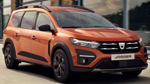 От 15 тысяч евро: стартовали продажи нового семейного универсала от Renault