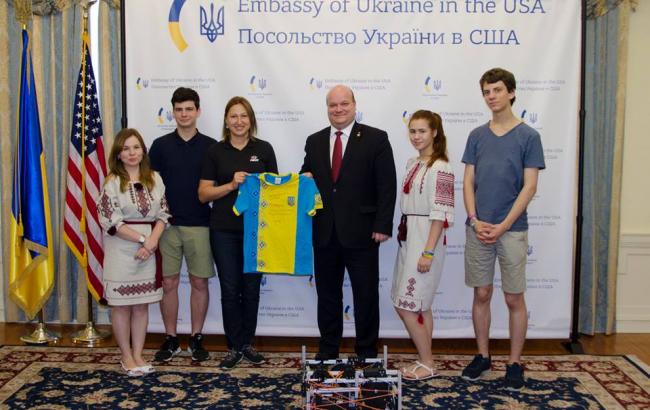 Украинские подростки попали в список лучших на международном фестивале по роботехнике