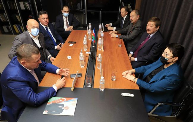 Філатов обговорив перспективи міжкультурного співробітництва з послом Азербайджану