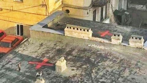 Жителей многоэтажек призывают срочно проверить крыши на наличие меток