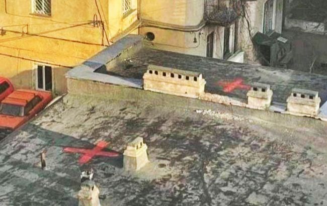 Жителей многоэтажек призывают срочно проверить крыши на наличие меток