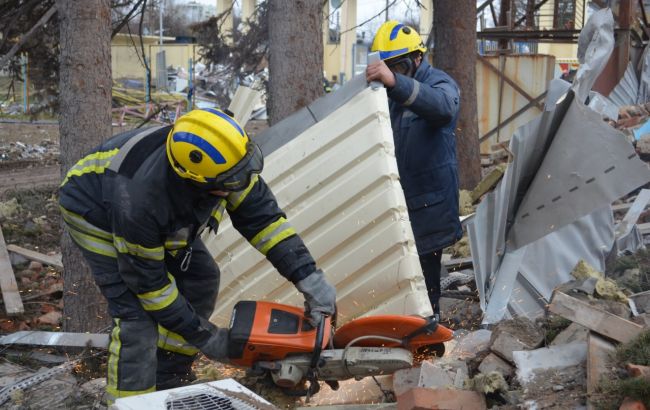 В Бородянке из-под завалов достали тела 41 погибшего