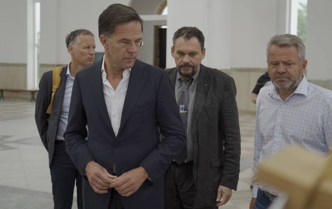 Прем'єр Нідерландів прибув до України з візитом: відвідав Бородянку, Бучу та Ірпінь