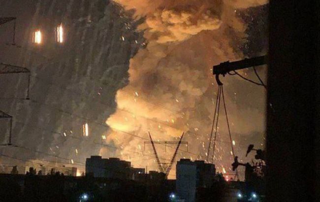 В Новой Каховке снова взрывы: над городом виден столб дыма