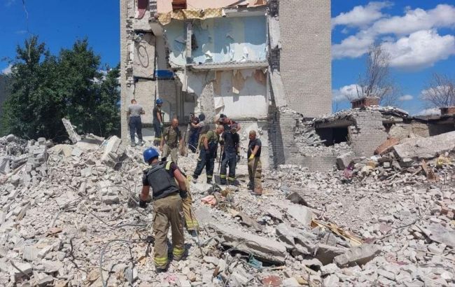 Ракетный удар в Часовом Яру: разбор завалов продолжается пятый день, число жертв растет