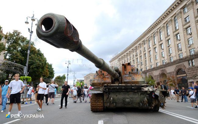 В центре Киева устроили выставку уничтоженной российской техники (фото)