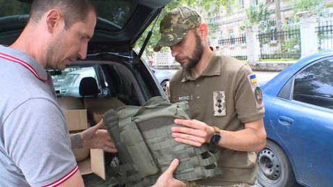 "Метінвест" передала захисну амуніцію військовим медикам