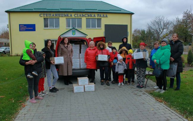 Стрихарский передал гуманитарную помощь жителям Степанецкой ОТГ