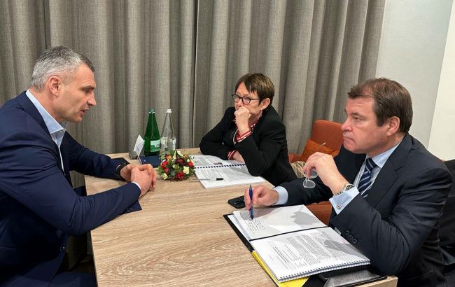 Кличко в Давосе обсудил с руководителями ЕБРР помощь столице