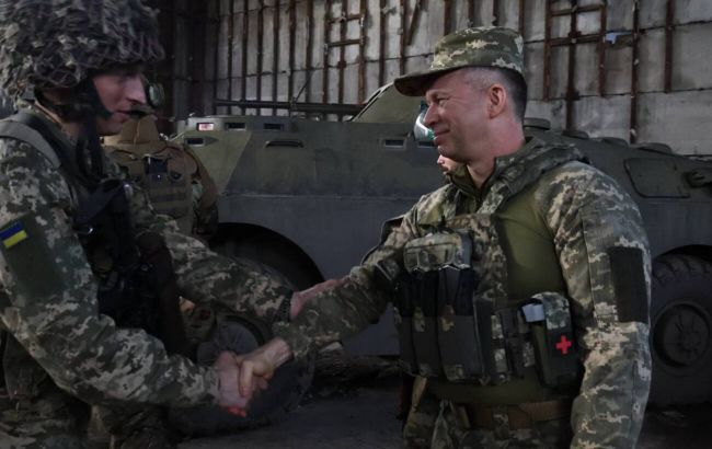 Сырский о боях за Бахмут: оккупанты перешли к "сирийской" тактике выжженной земли