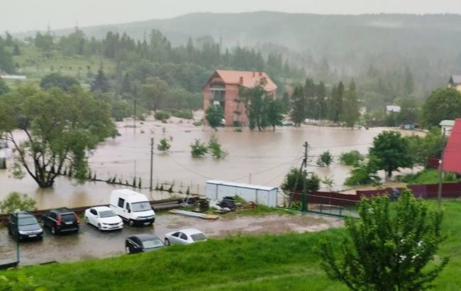 У Львівській області через негоду затопило селище Східниця