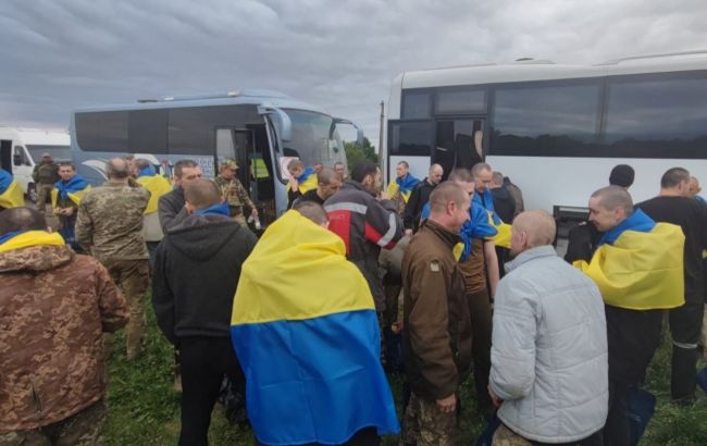 Обмен пленными: появилось видео возвращения 95 украинских защитников
