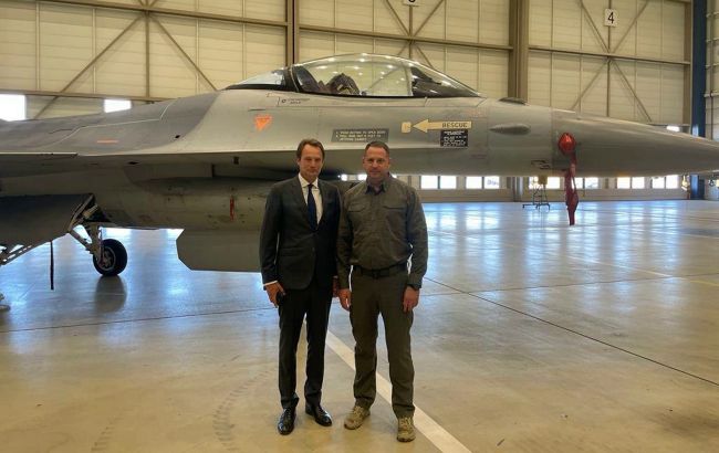 Нидерланды предоставят Украине 42 самолета F-16 после тренировки наших пилотов, - Ермак